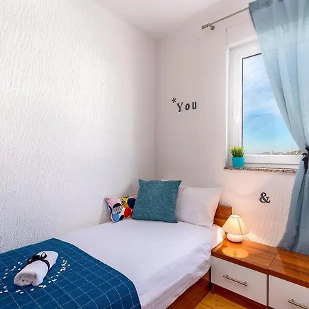 Apartment Mit Balkon Und Meerblick *